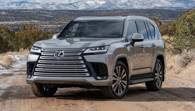 نمای جلو لکسوس LX600 وارداتی