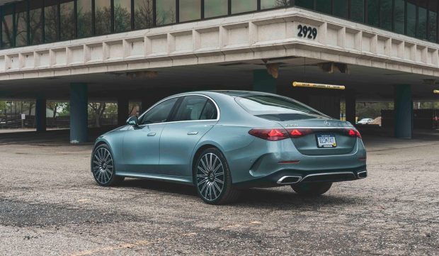 نمای عقب مرسدس بنز E300 وارداتی