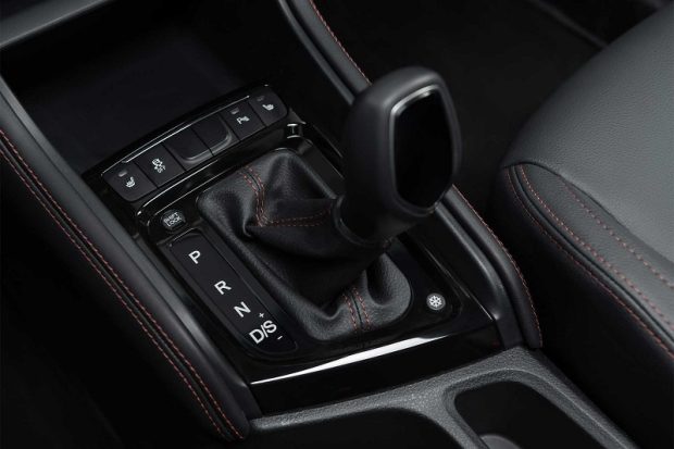 کی ام سی SR3 - دسته دنده