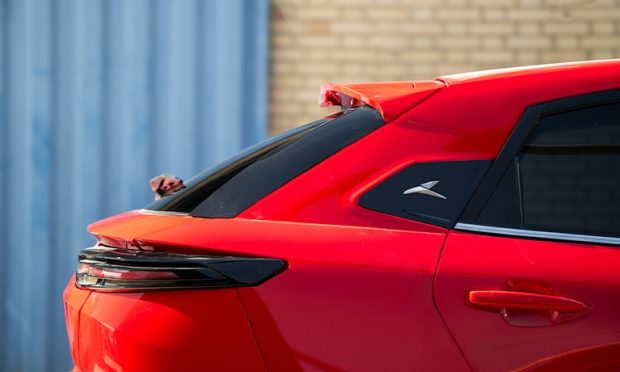 نمای جانبی کی ام سی شدو