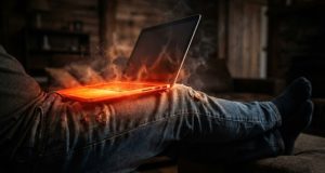 گذاشتن لپ تاپ روی پا