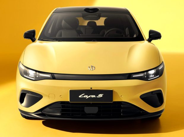 نمای جلو لیپ موتور لافا 5