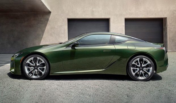 نمای جانبی لکسوس LC