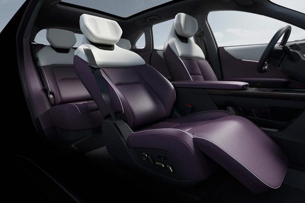 مزدا EZ-60 هیبرید بردافزا - صندلیها