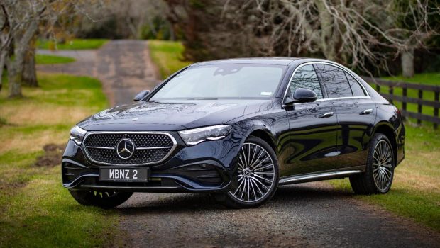 مرسدس بنز E300