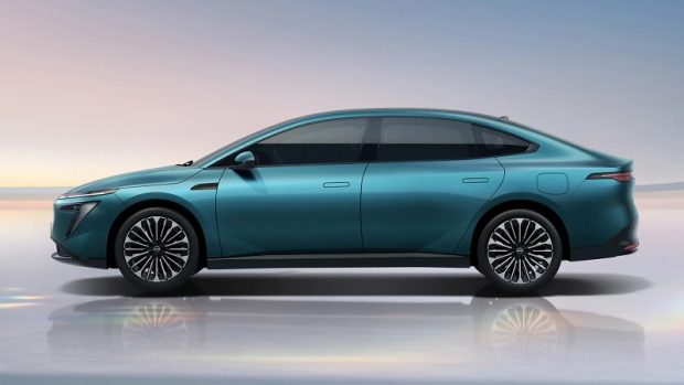 نیسان N7 - نمای جانبی