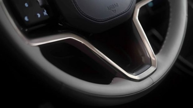 رنجروور ایووک - فرمان