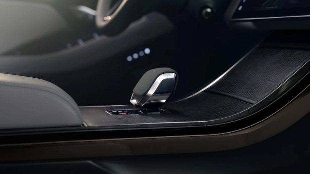 رنجروور ایووک - دسته دنده