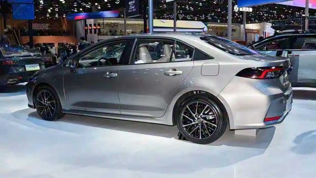 نمای جانبی تویوتا کرولا نیوفیس