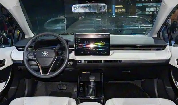 نمای کابین تویوتا کرولا نیوفیس