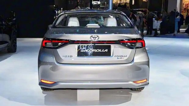 نمای عقب تویوتا کرولا نیوفیس