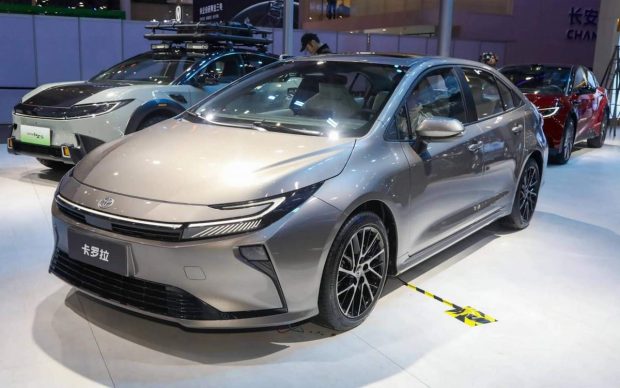 نمای جلو تویوتا کرولا نیوفیس