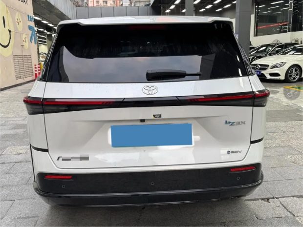 کراس اوور برقی تویوتا bZ3X - نمای عقب