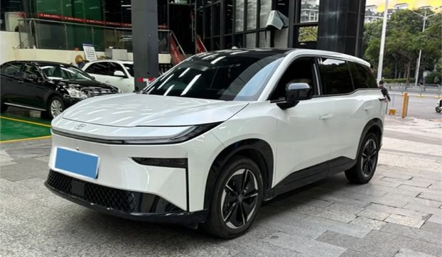 کراس اوور برقی تویوتا bZ3X - نمای جلو