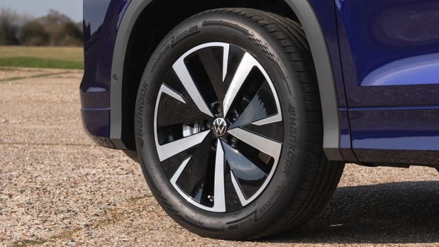 فولکس واگن تایرون L - رینگ و تایر