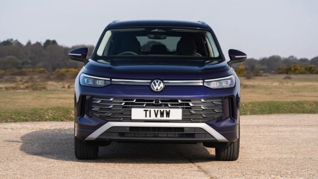 فولکس واگن تایرون L - نمای جلو