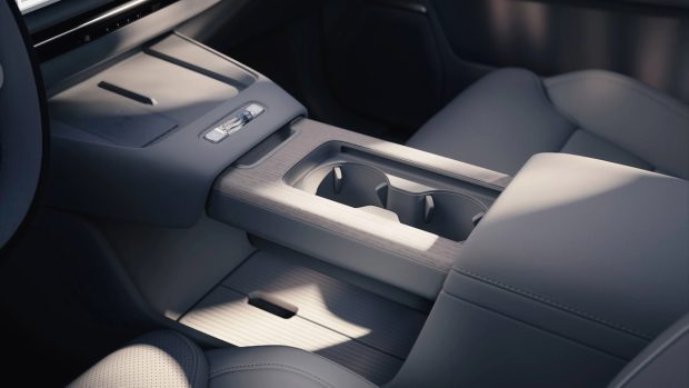 نمای کابین ولوو XC70 آفتاب خودرو