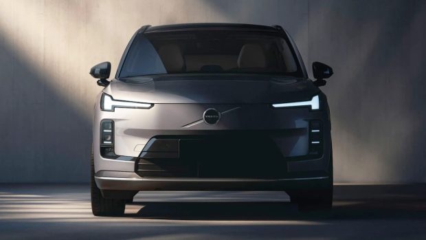 نمای جلو ولوو XC70