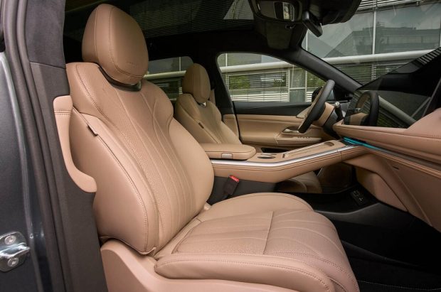 ایکس پنگ G9 - صندلیهای جلو