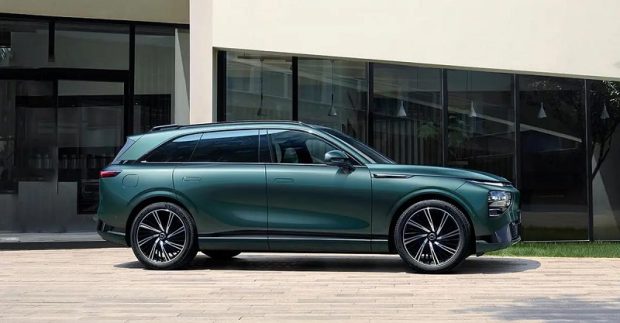 ایکس پنگ G9 - نمای جانبی