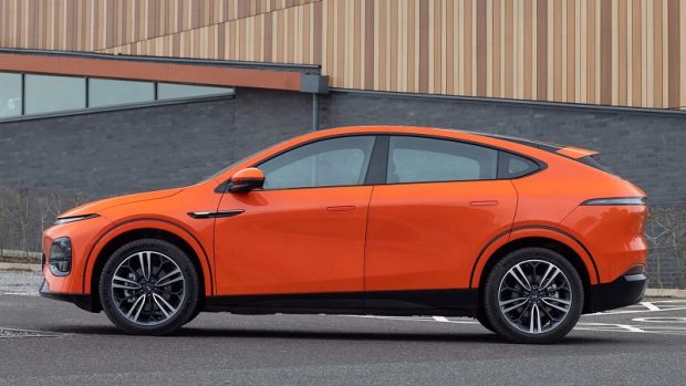 ایکس پنگ G6 - نمای جانبی