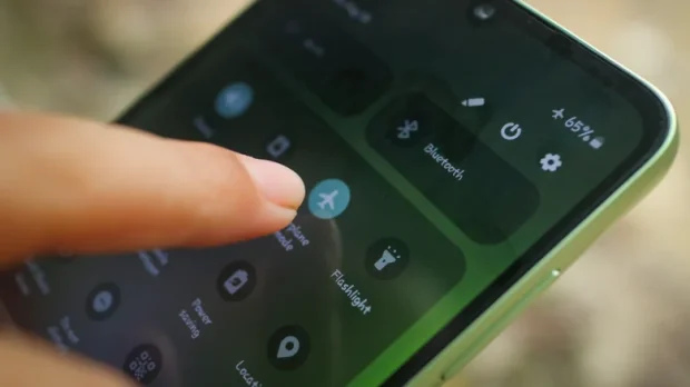 شارژ گوشی در حالت پرواز