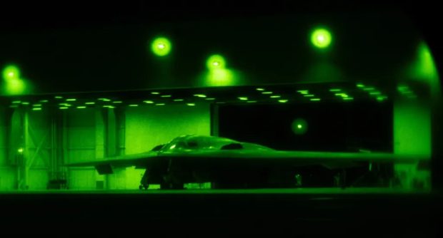 بمب‌افکن B-21 Raider