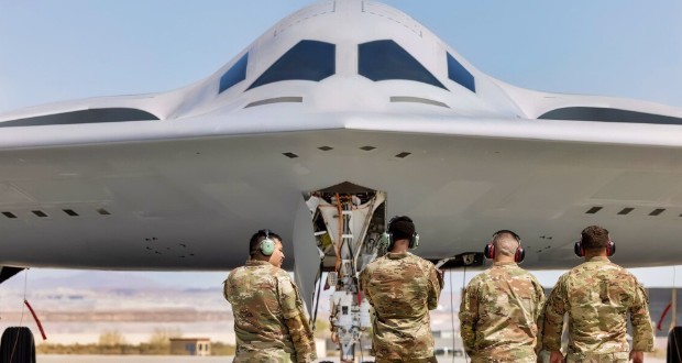 بمب افکن B-21