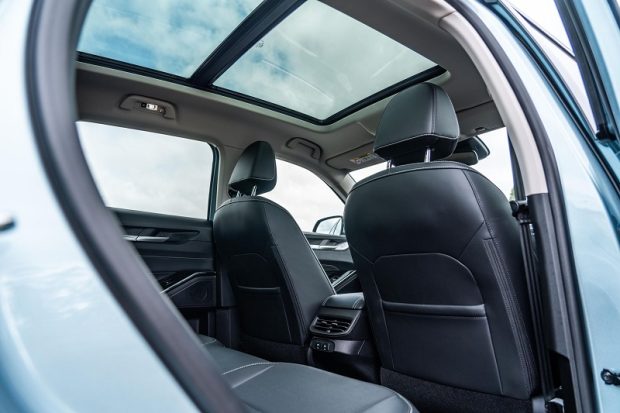 کراس اوور هیبریدی شوال 6 - سانروف