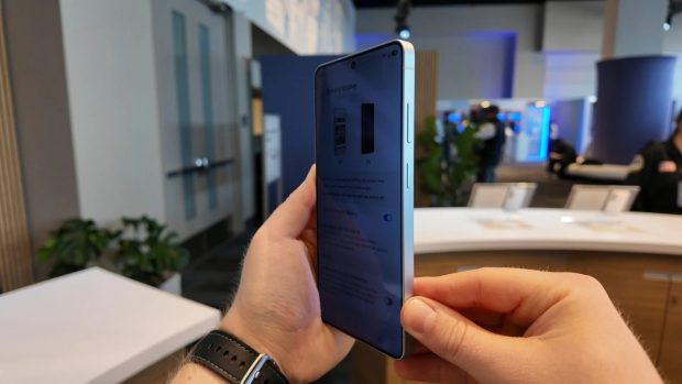 نمایشگر حریم خصوصی گلکسی اس 26 اولترا