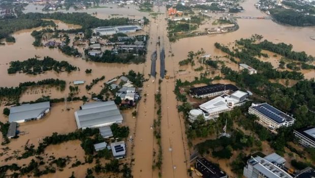 ناو هواپیمابر اندونزی