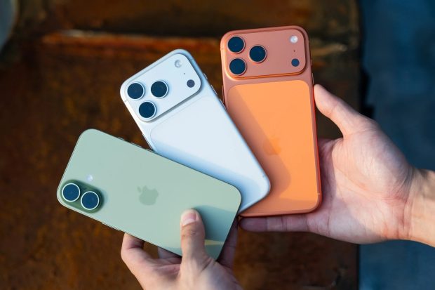 مقایسه گلکسی اس ۲۶ و آیفون ۱۷