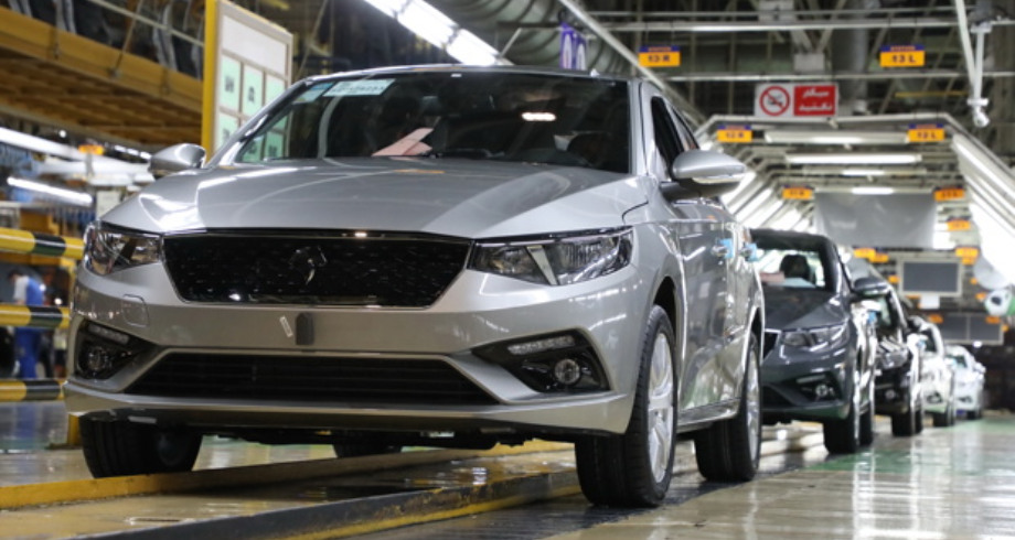 ایران خودرو عقب‌نشینی کرد: قرار نیست تولید را متوقف کنیم