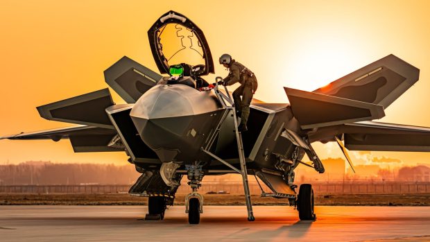 جنگنده J-20 چین