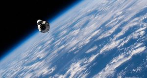 گوشی در فضا