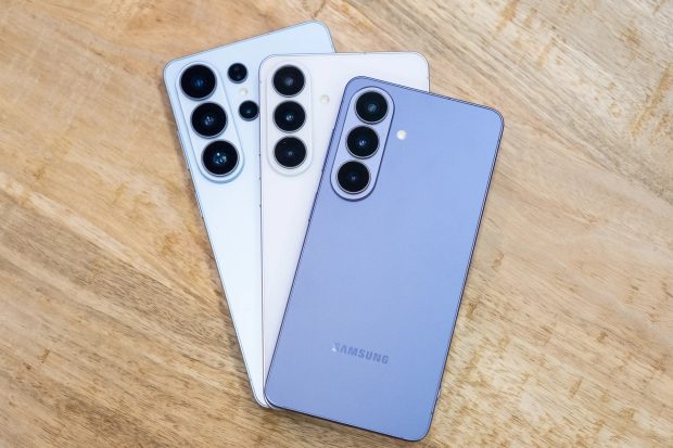 مقایسه گلکسی اس ۲۶ و آیفون ۱۷