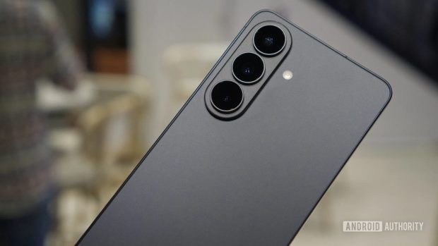 گلکسی اس ۲۶