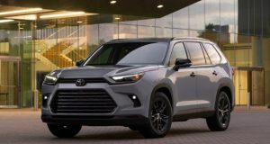 تویوتا هایلندر برقی