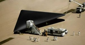 بشقاب پرنده مثلثی شکلاسلاگ پیشنهادی (Slug): ufo-triangle-mystery-footageتوضیحات متا (Meta Description): ویدیوی جدیدی از یک بشقاب پرنده مثلثی شکل در آمریکا، بحثی داغ را برانگیخته است. آیا این شیء مرموز، TR-3B Black Manta است یا فناوری بیگانگان؟تیتر نهایی: بهترین ویدیویی که تاکنون از بشقاب پرنده مثلثی شکل مرموز ثبت شده است