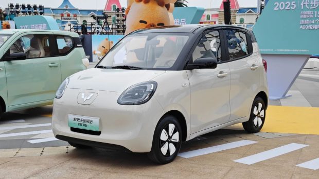 وولینگ Hongguang Mini EV 2026