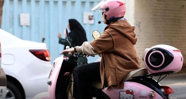 صدور گواهینامه موتور بانوان