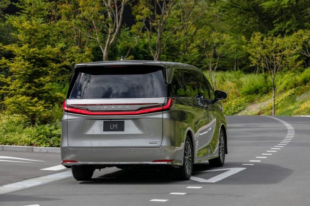 فیس لیفت لکسوس LM مدل 2026