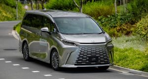 فیس لیفت لکسوس LM مدل 2026