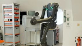 350 ربات انسان نما در رنو