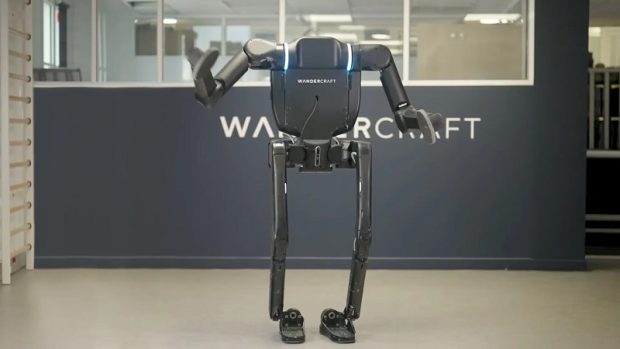 350 ربات انسان نما در رنو