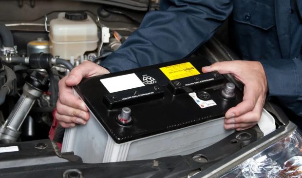 برق باتری خودرو