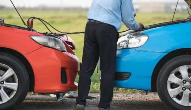 برق باتری خودرو