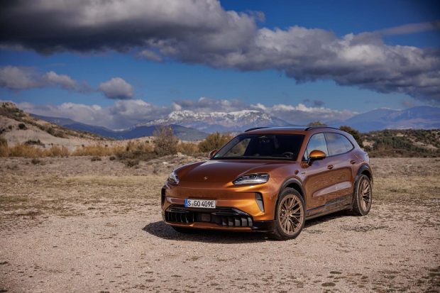 تجربه رانندگی با پورشه کاین برقی 2026