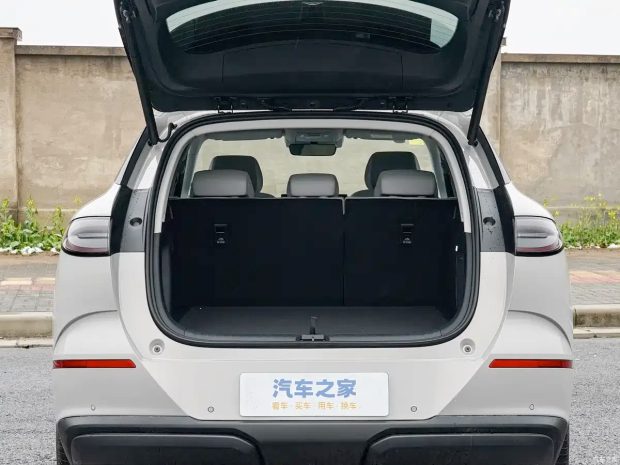 بی وای دی Sealion 06 EV