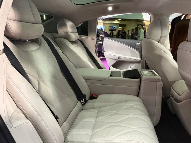 سدان لوکس GAC هایپتک A800